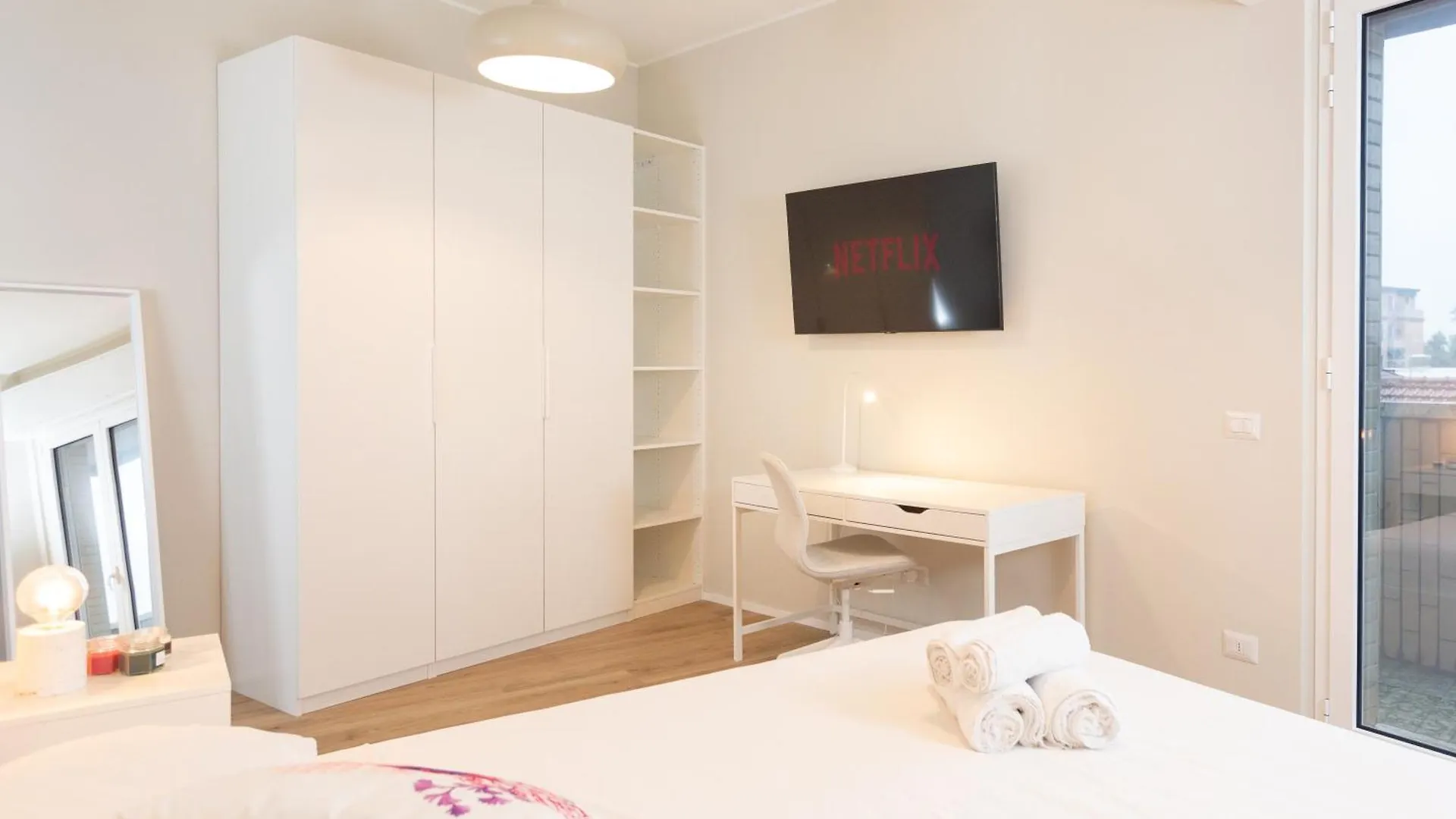 Dreams Exclusive Apartments With Terrace - Free Parking - M1 Station - Near Center location