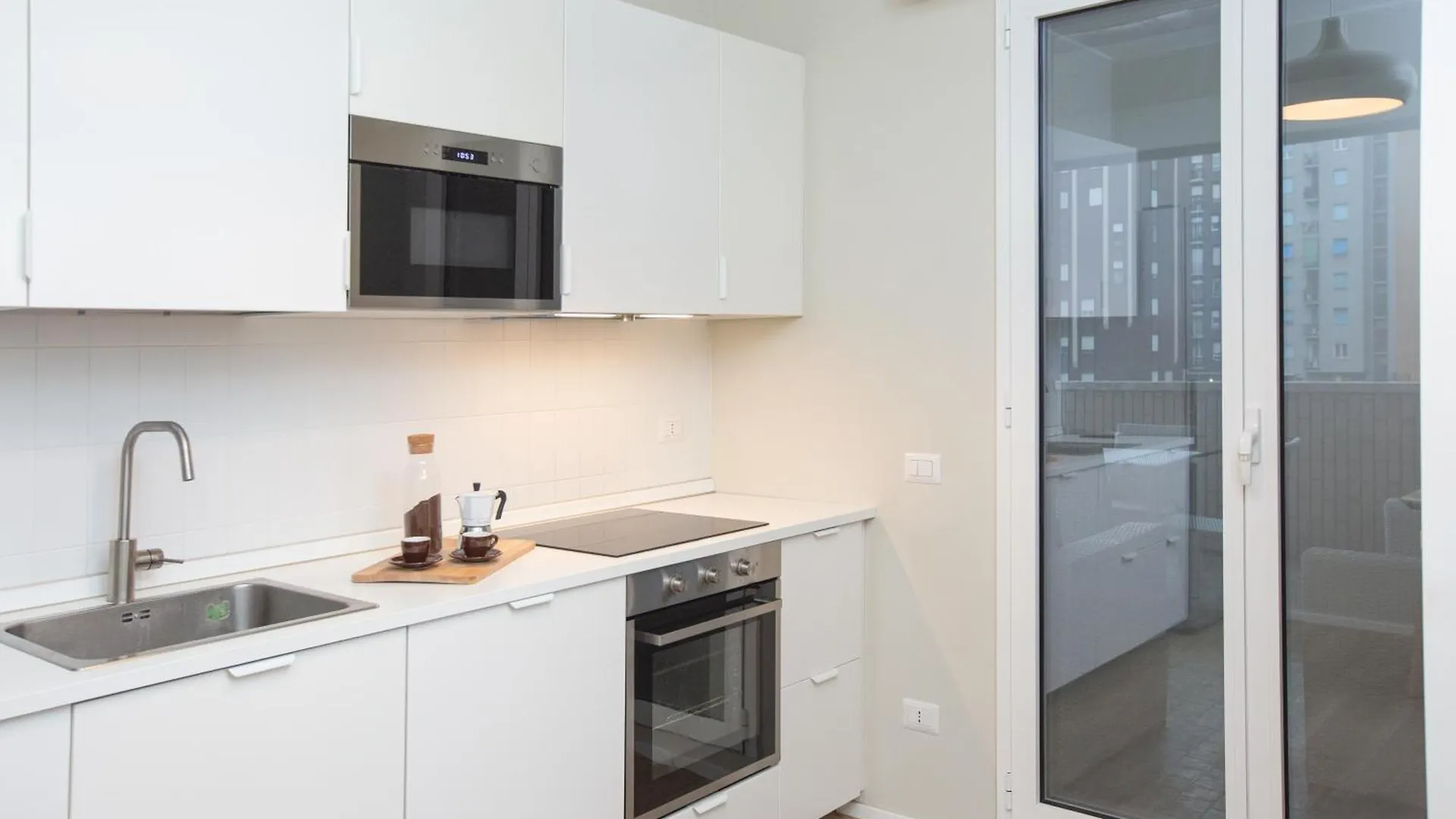 Dreams Exclusive Apartments With Terrace - Free Parking - M1 Station - Near Center Milan