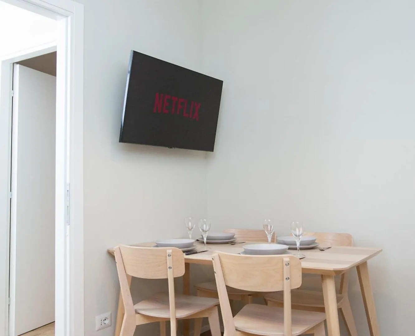 Dreams Exclusive Apartments With Terrace - Free Parking - M1 Station - Near Center Milan